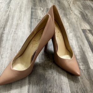 Jessica Simpson,heels, nude pump, nude heels
